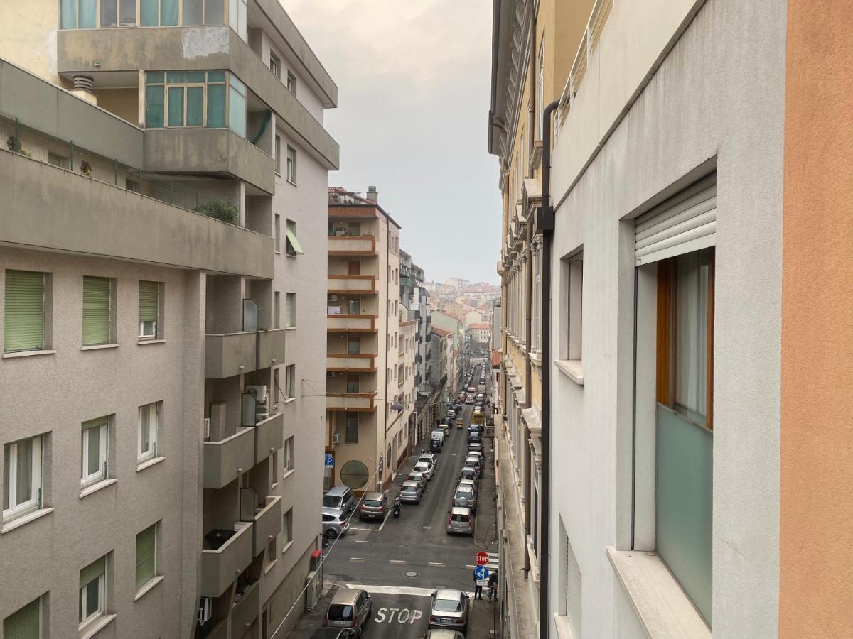 La Casa Di Giacomo Con Parcheggio Trieste Bagian luar foto